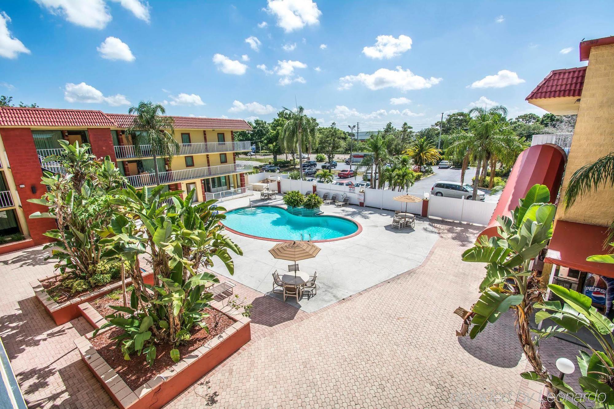 Quality Inn & Suites At Tropicana Field St Petersburg Kültér fotó